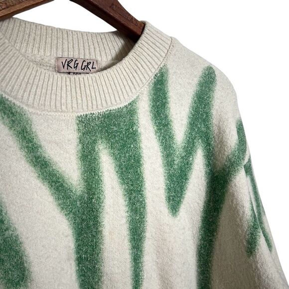 VRG GRL Crew Neck Dropped Shoulder Pullover Sweater Cream Green Medium/Large - Picture 3 of 8